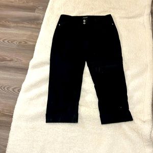 Black crop pants